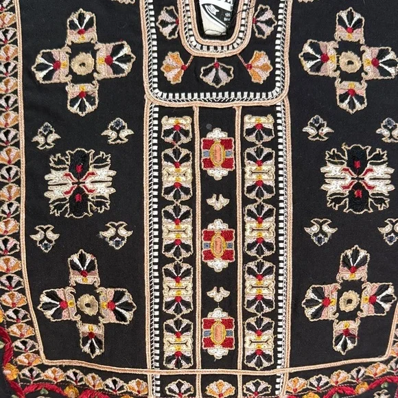 Isabel Marant Black Top with Colorful Embroidery - Picture 2 of 6